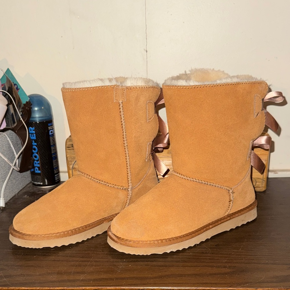 Cozy Tan Winter Boots with Ribbon Detail